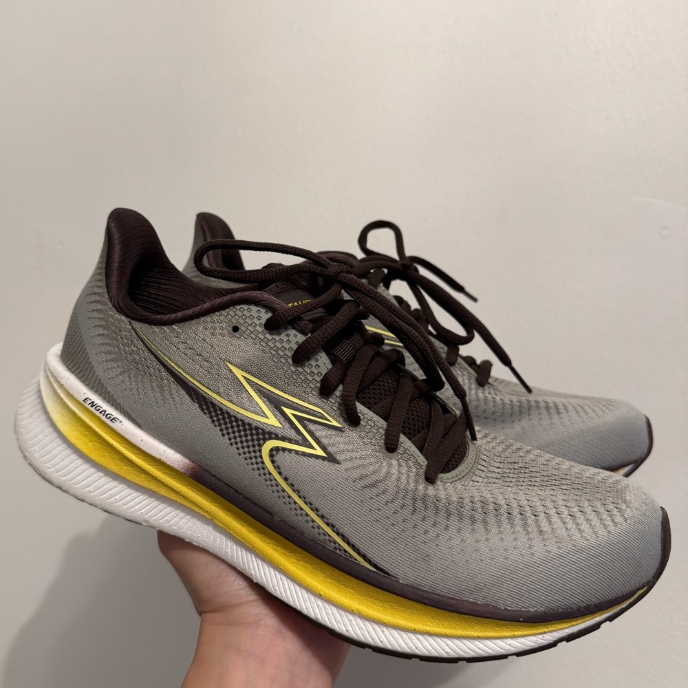 361 degrees Men's Athletic Running Shoes - Gray and Yellow